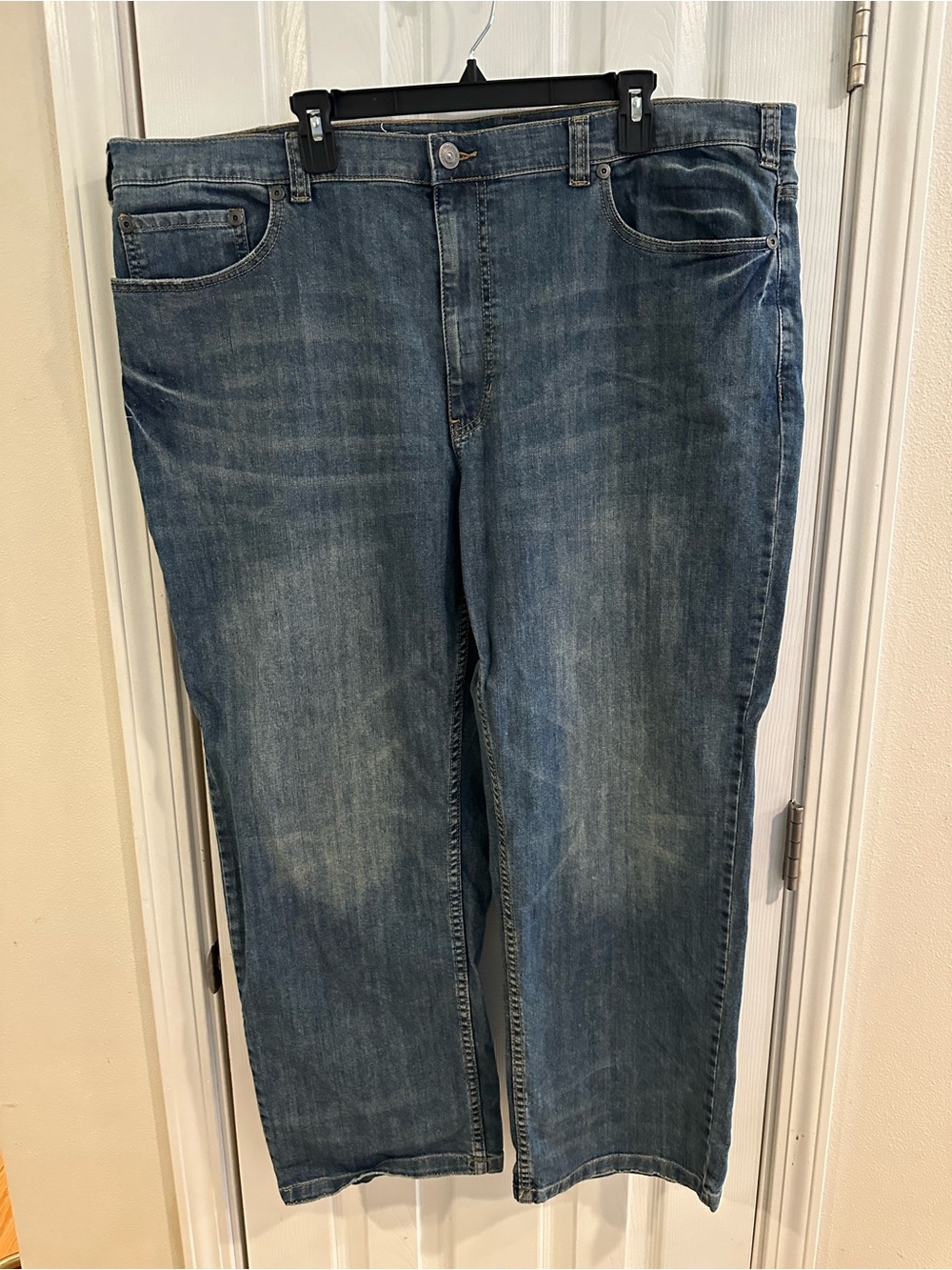True Nation Men’s Relaxed Fit Denim Jeans in Faded Lighted Blue 44X30